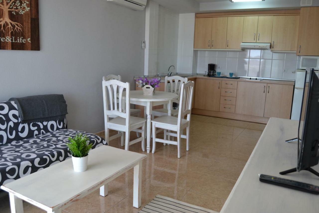 Lovely Familiar Apartment With Pool In Cap ซาลอว์ ภายนอก รูปภาพ